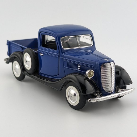Ford pickup 1937 1/34 blue diecast - Picture 1 of 4